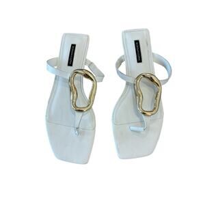 BCBGMAXAZRIA Gold Accent NWOT Sandals Resortcore